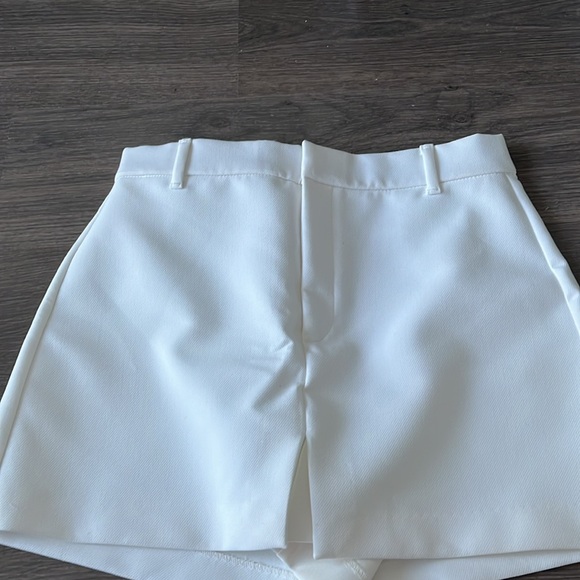 Zara SKORT. Only worn once. - Picture 3 of 3